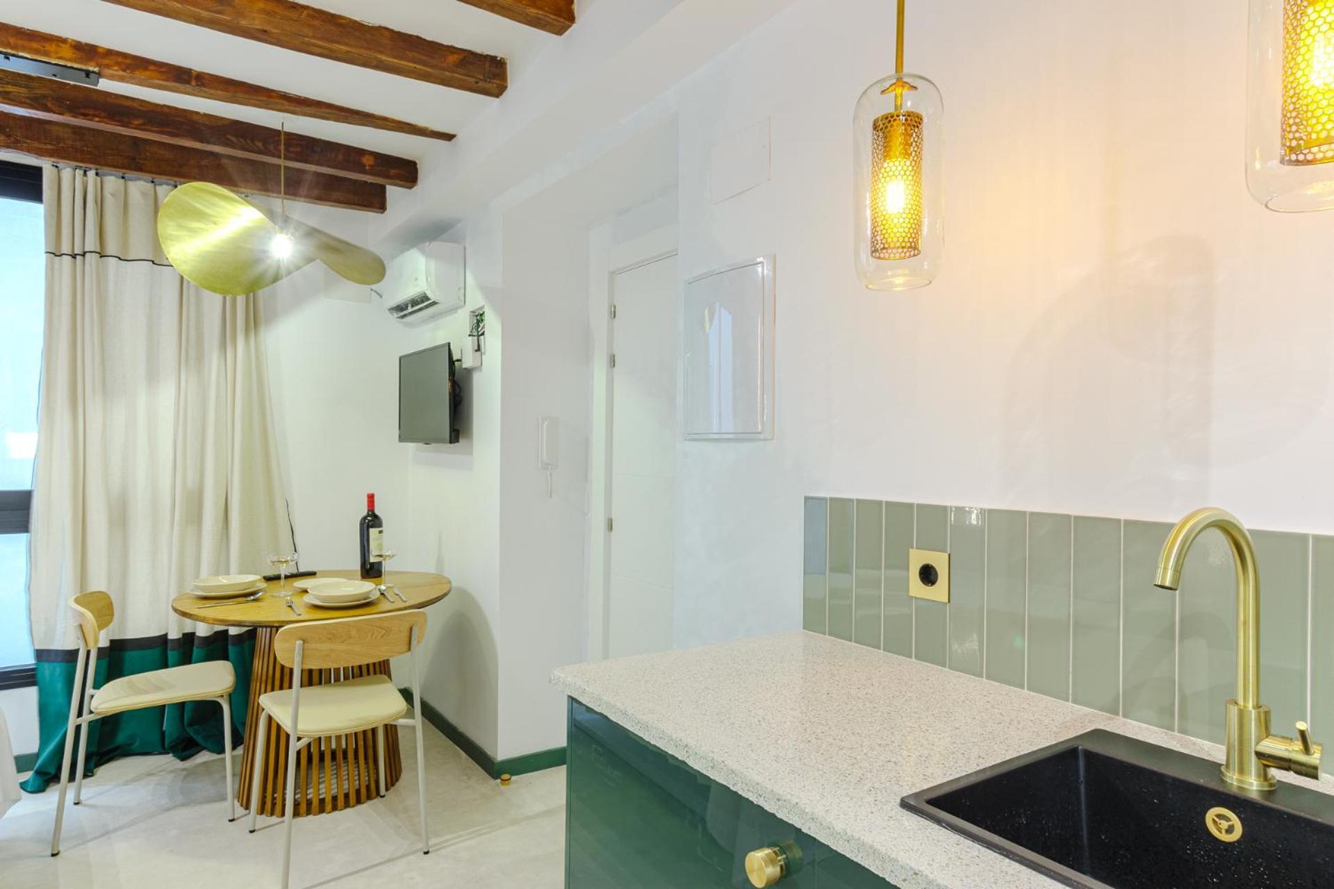 Refined And Practical Studio In Historic Center Of Аликанте Экстерьер фото